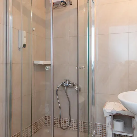 ゲストハウス Areto 3*