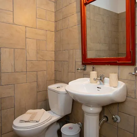 ゲストハウス Areto カマライ