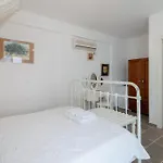 Areto 3* קאמארי