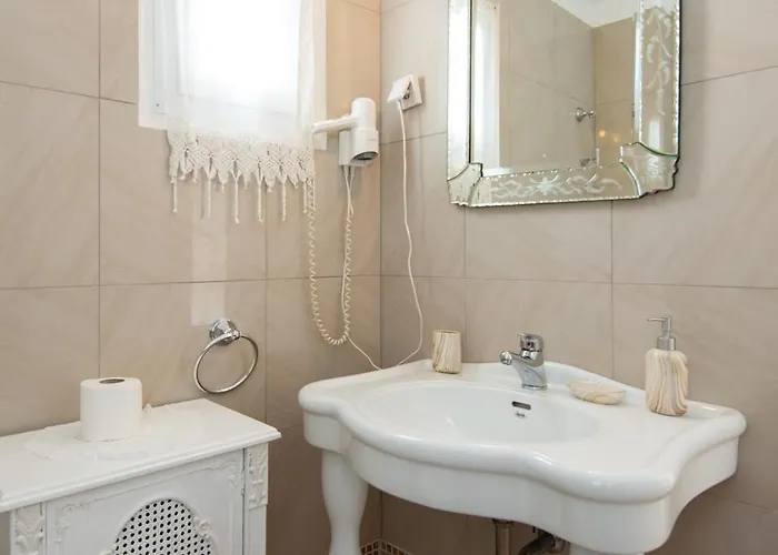 Affittacamere Areto 3*